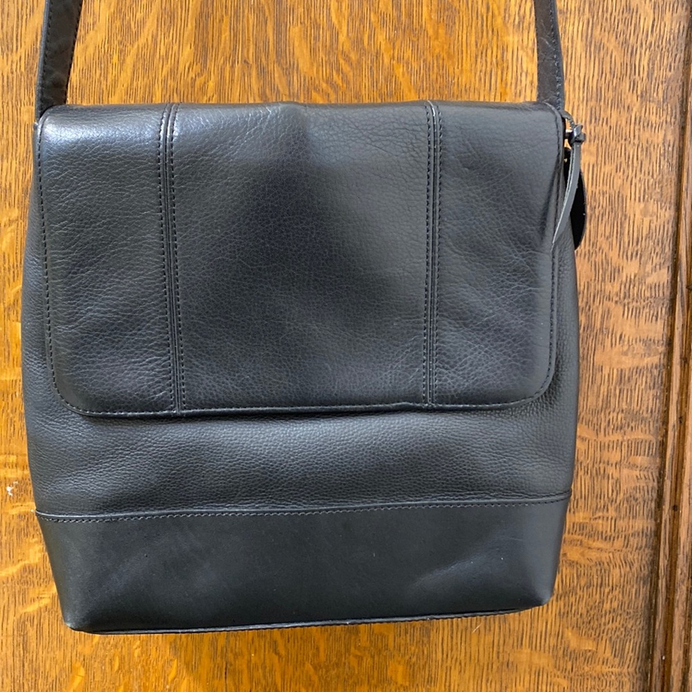 WILSON LEATHER BLACK PURSE